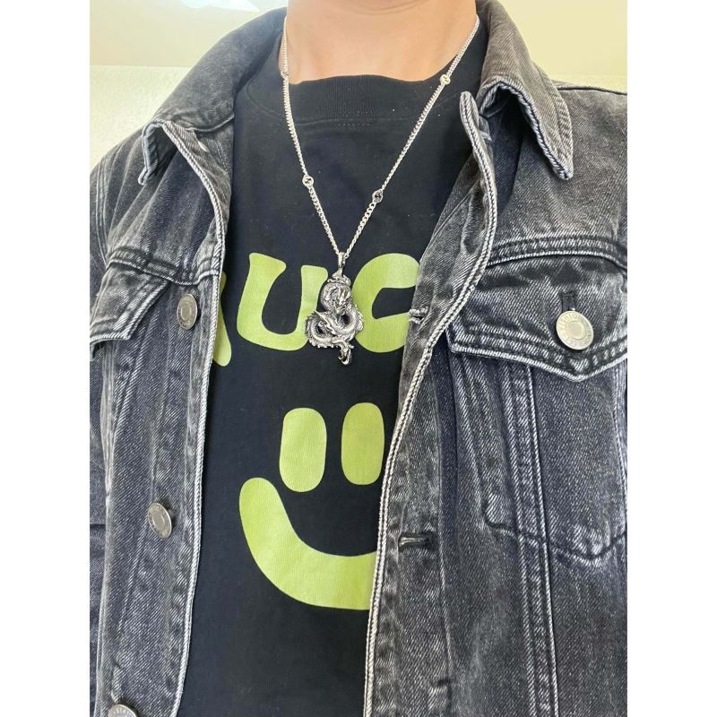 G*u*i necklaces